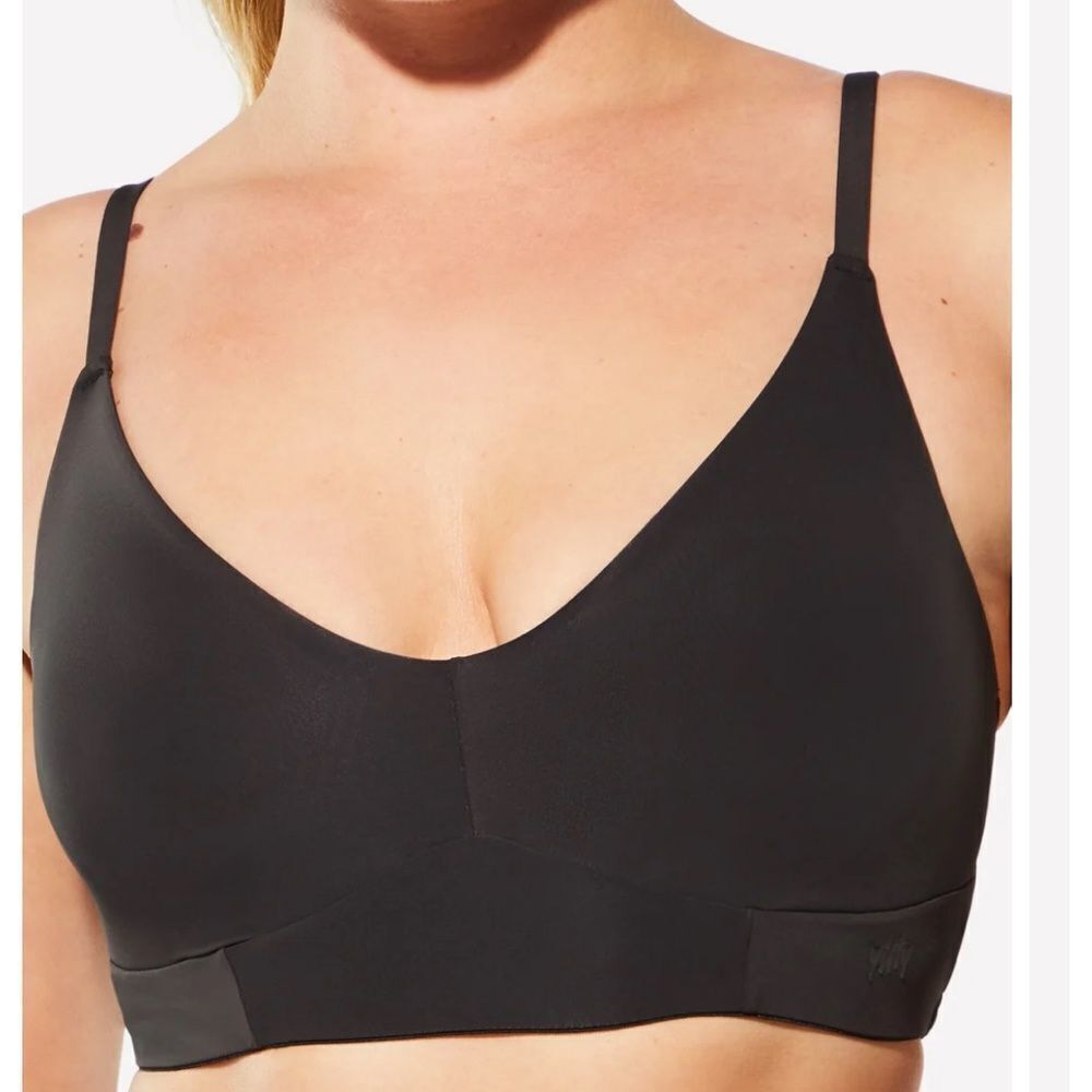 Fabletics Smoothed Reality Plunge Bra Iconic Black 6X NWT in packaging